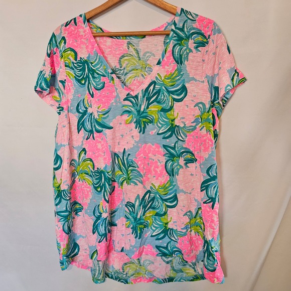 Lilly Pulitzer Etta V-neck Tshirt in Pineapple Shake Print sz XXL - Picture 2 of 5